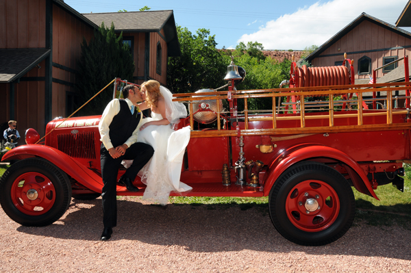 A Pikes Peak Wedding at Blue Skies Inn, Manitou Springs, Colorado