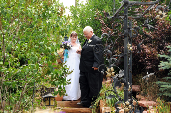 A Pikes Peak Wedding at Blue Skies Inn, Manitou Springs, Colorado