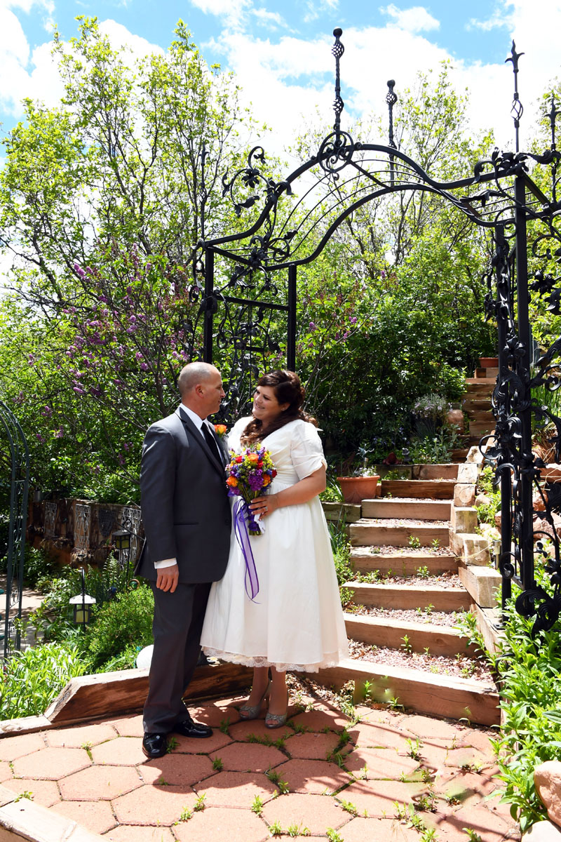Spring Wedding an Outdoor Pikes Peak Wedding, Manitou Springs, Colorado